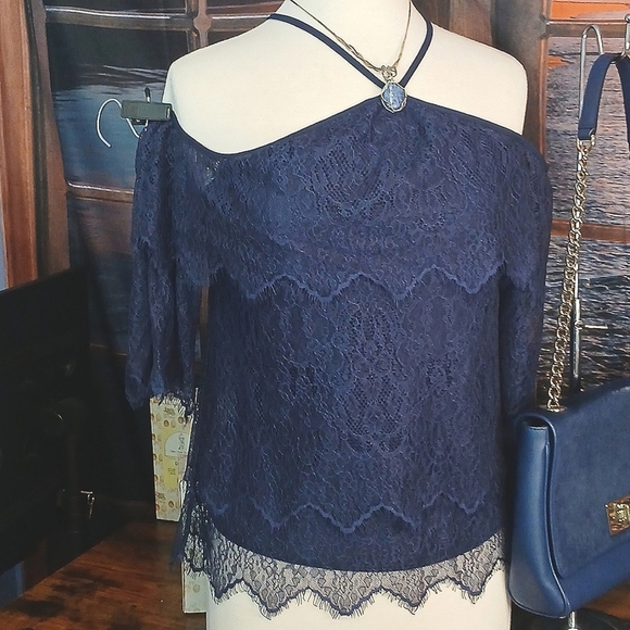 BRAND NEW!!!! White house black market navy blue cold shoulder lace blouse XS - Picture 1 of 8
